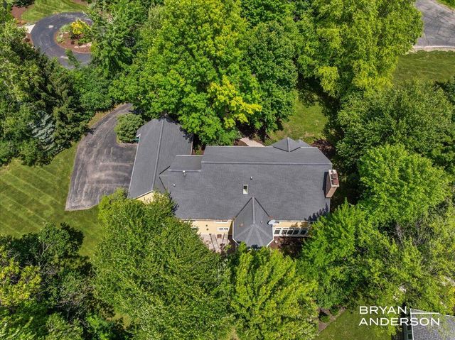 1015 Bradford Hollow Lane NE, Grand Rapids, MI 49525