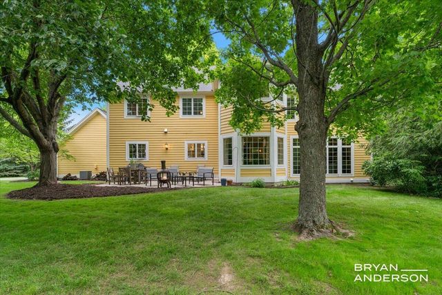 1015 Bradford Hollow Lane NE, Grand Rapids, MI 49525