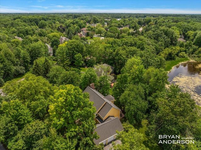 1015 Bradford Hollow Lane NE, Grand Rapids, MI 49525