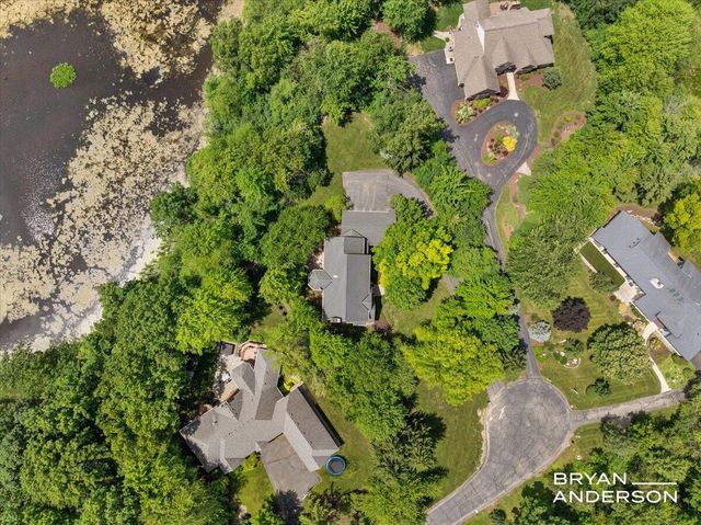 1015 Bradford Hollow Lane NE, Grand Rapids, MI 49525