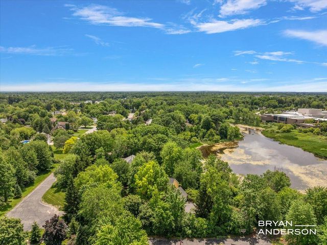 1015 Bradford Hollow Lane NE, Grand Rapids, MI 49525
