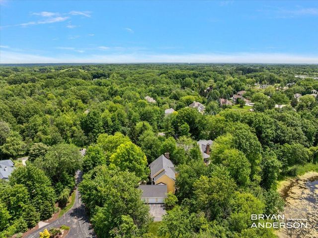 1015 Bradford Hollow Lane NE, Grand Rapids, MI 49525