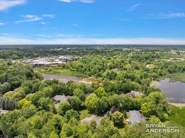 1015 Bradford Hollow Lane NE, Grand Rapids, MI 49525