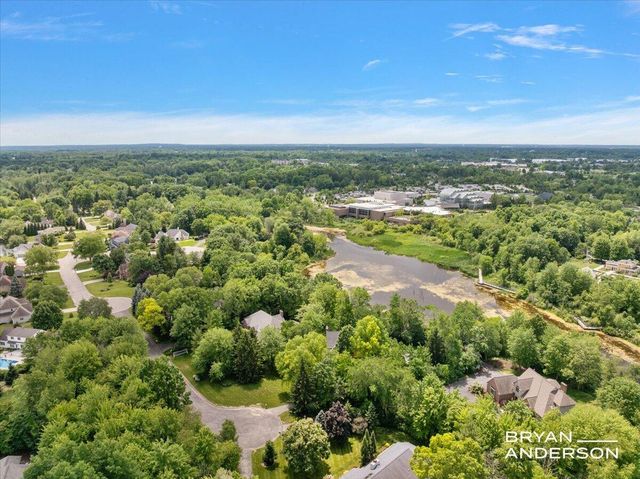 1015 Bradford Hollow Lane NE, Grand Rapids, MI 49525
