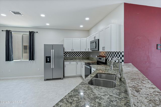 200 S Atlanta Street, Vail, AZ 85641