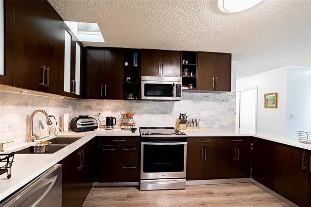 402 Saint Andrews Road 55, Hollywood, FL 33021