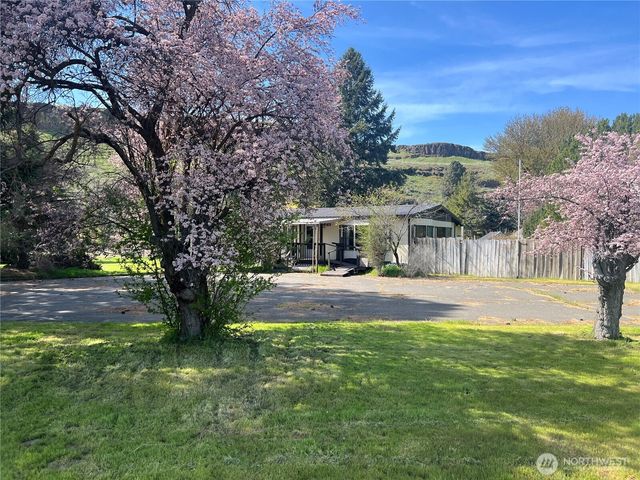 400 S Main, Washtucna, WA 99371