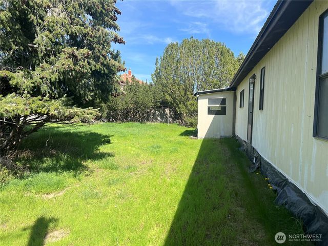 400 S Main, Washtucna, WA 99371