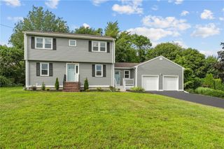 21 Hope Hill Terrace, Cranston, RI 02921