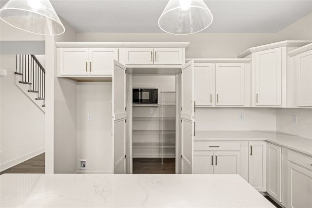 925 NW Rolland Road, Waukee, IA 50263