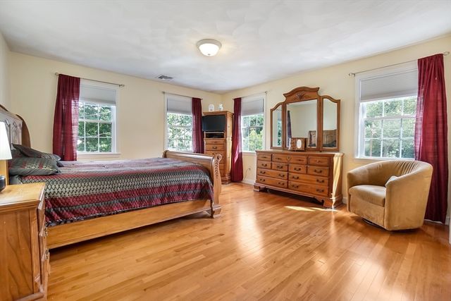 4 Heritage Drive, Reading, MA 01867