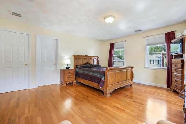 4 Heritage Drive, Reading, MA 01867