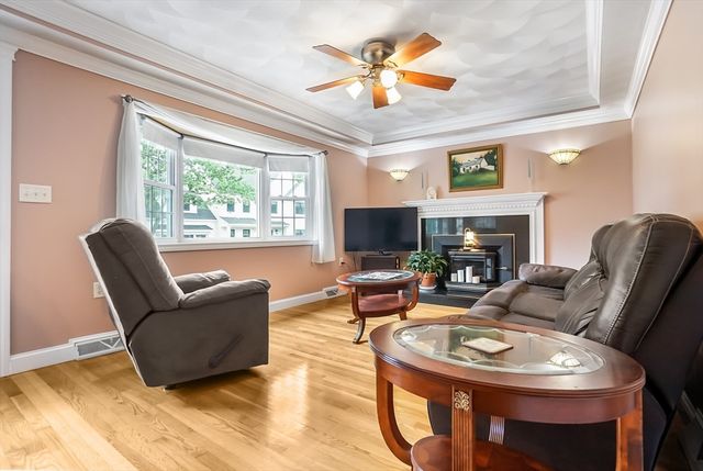 4 Heritage Drive, Reading, MA 01867
