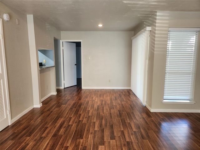 6602 Harbor Town Drive 404, Houston, TX 77036