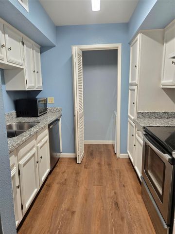 6602 Harbor Town Drive 404, Houston, TX 77036