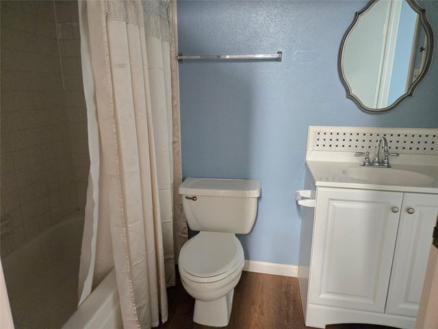 6602 Harbor Town Drive 404, Houston, TX 77036