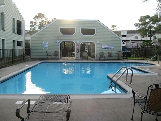 6602 Harbor Town Drive 404, Houston, TX 77036