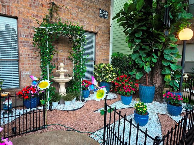 6602 Harbor Town Drive 404, Houston, TX 77036