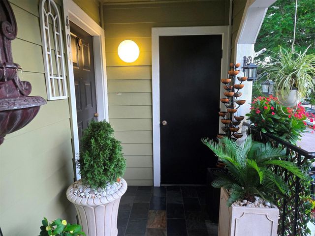 6602 Harbor Town Drive 404, Houston, TX 77036