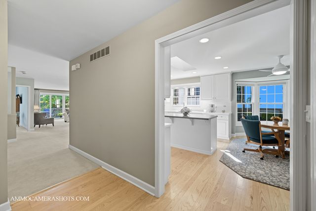 1206 Wheaton Oaks Drive, Wheaton, IL 60187
