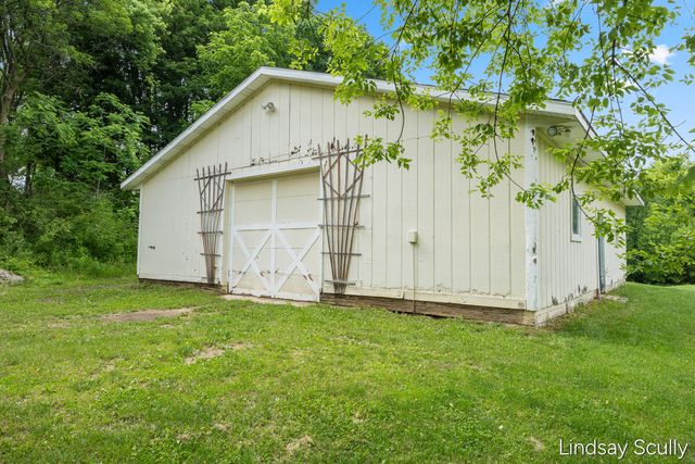 1525 104th Street SW, Byron Center, MI 49315
