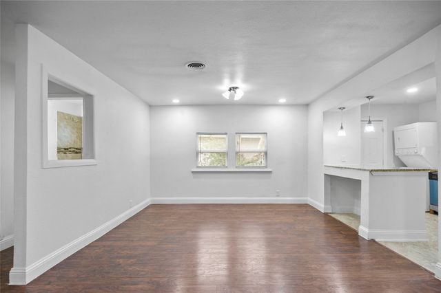 3334 modlin, Dallas, TX 75228