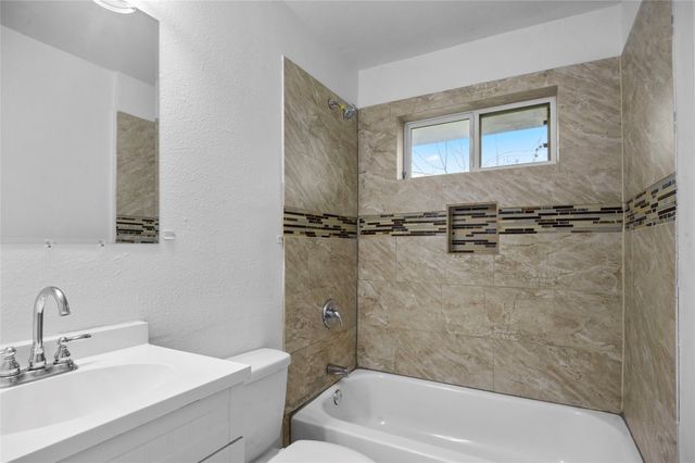 3334 modlin, Dallas, TX 75228