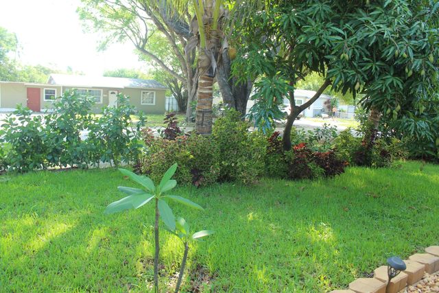 431 S Chillingworth Drive, West Palm Beach, FL 33409
