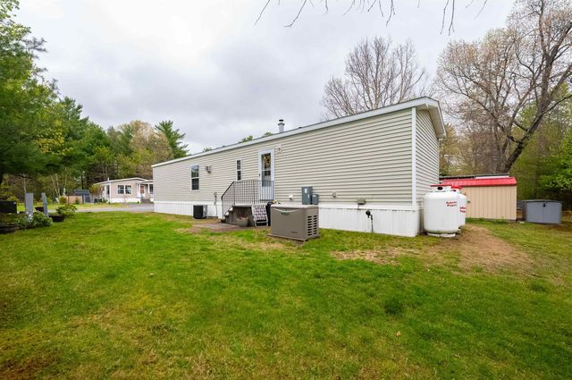 7 D'amours Avenue, Rochester, NH 03839