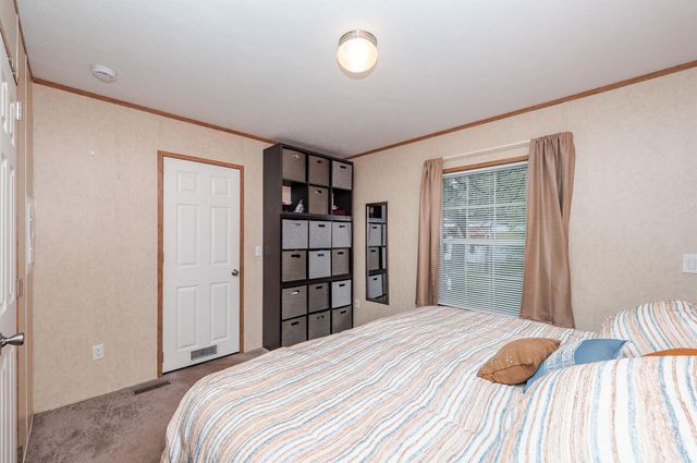 7 D'amours Avenue, Rochester, NH 03839