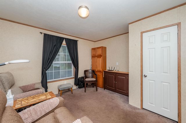 7 D'amours Avenue, Rochester, NH 03839