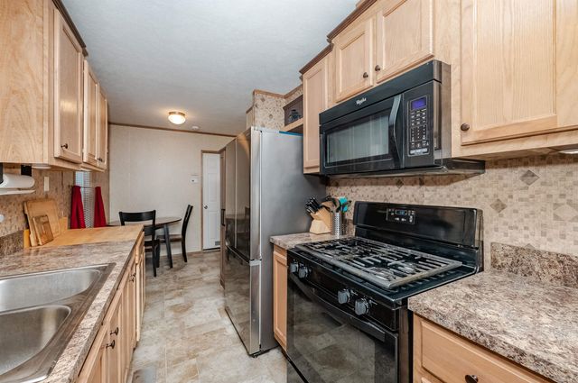 7 D'amours Avenue, Rochester, NH 03839