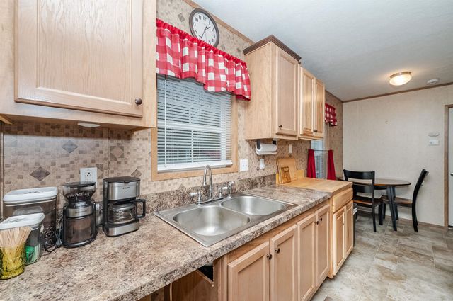 7 D'amours Avenue, Rochester, NH 03839
