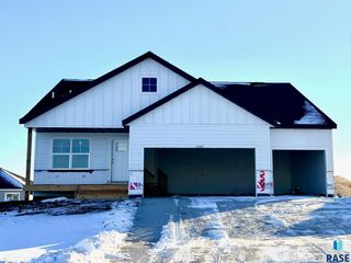 2205 E Bergen Cir Circle, Brandon, SD 57005