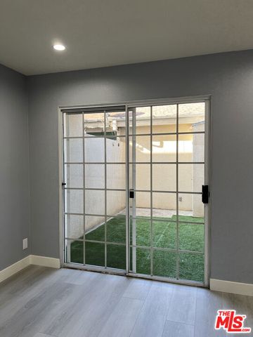 7639 Kester Avenue 5, Van Nuys, CA 91405