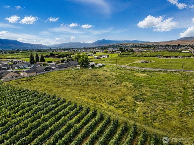 2440 6th Street SE, East Wenatchee, WA 98802
