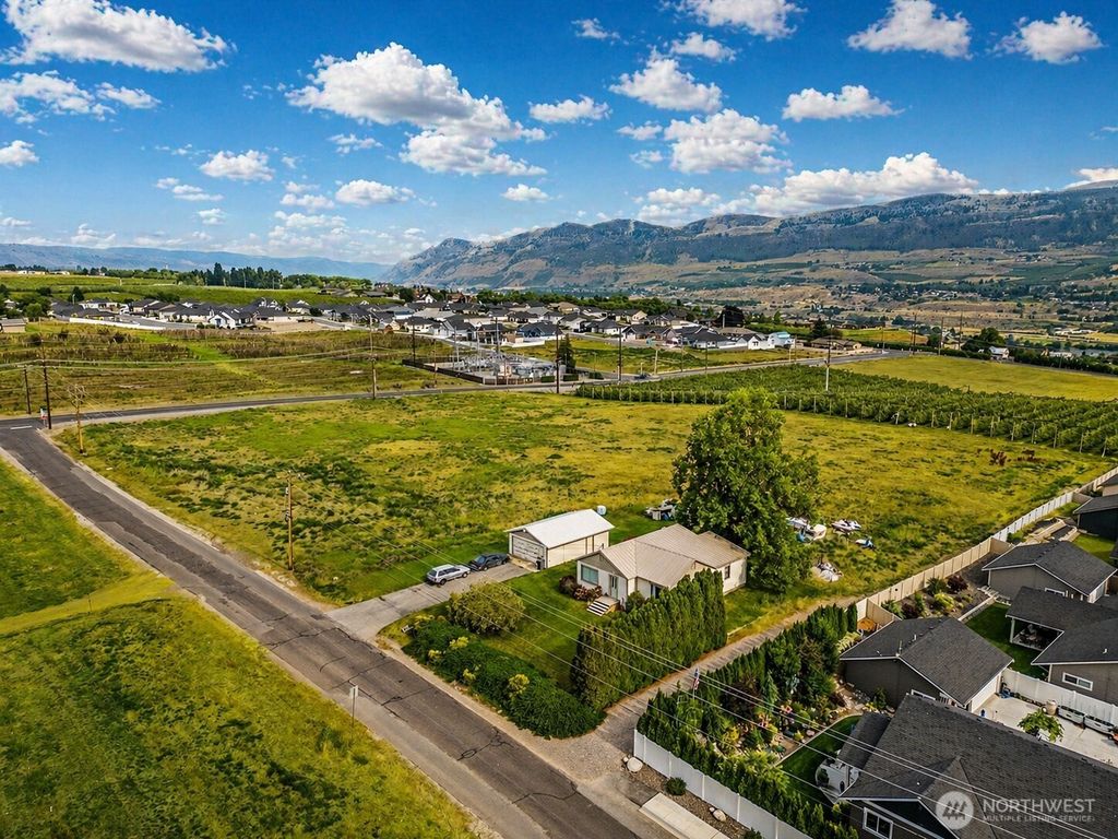 2440 6th Street SE, East Wenatchee, WA 98802