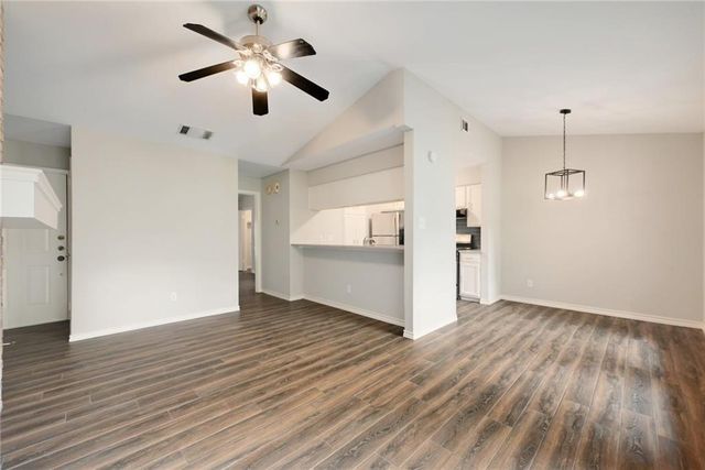 3839 SE Dry Creek DR 244, Austin, TX 78731