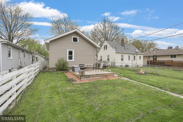 1868 Hawthorne Avenue E, Saint Paul, MN 55119