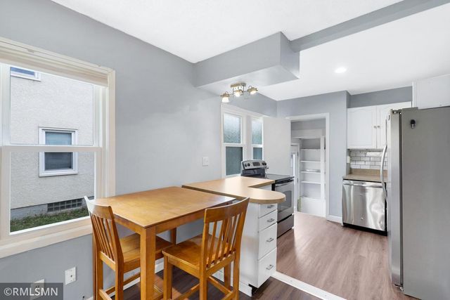 1868 Hawthorne Avenue E, Saint Paul, MN 55119