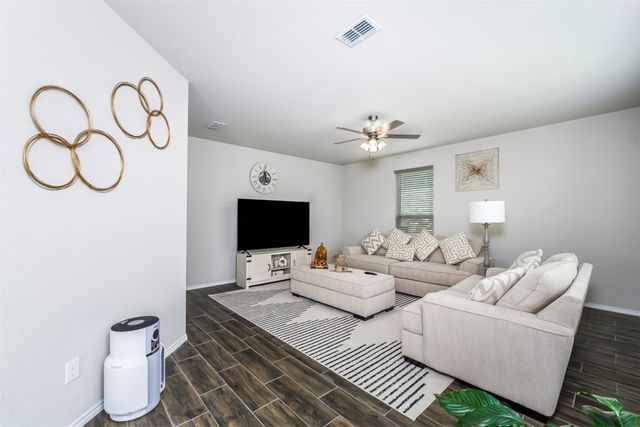 8232 Cheetah Path, Godley, TX 76044