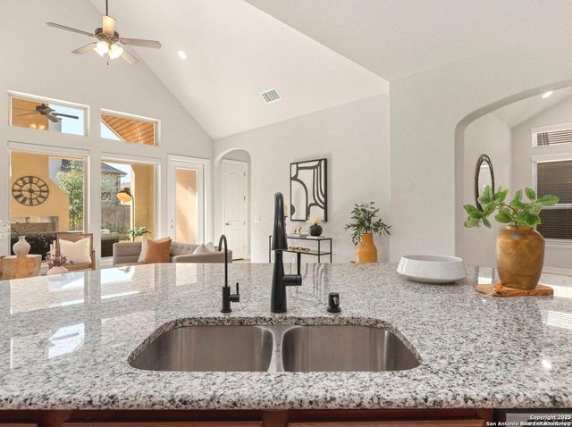 28845 Bluebottle, San Antonio, TX 78260