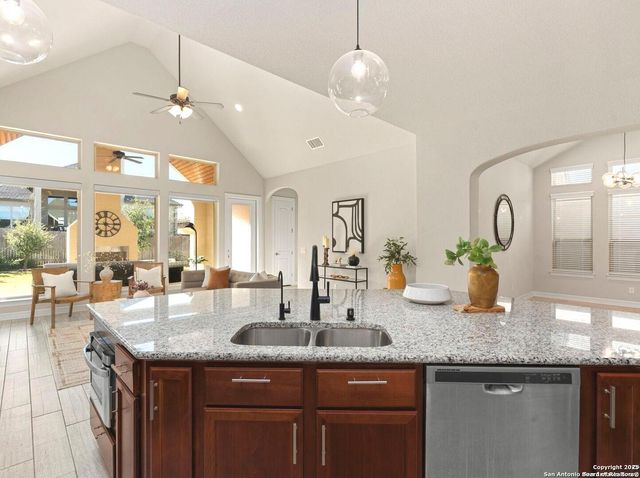 28845 Bluebottle, San Antonio, TX 78260