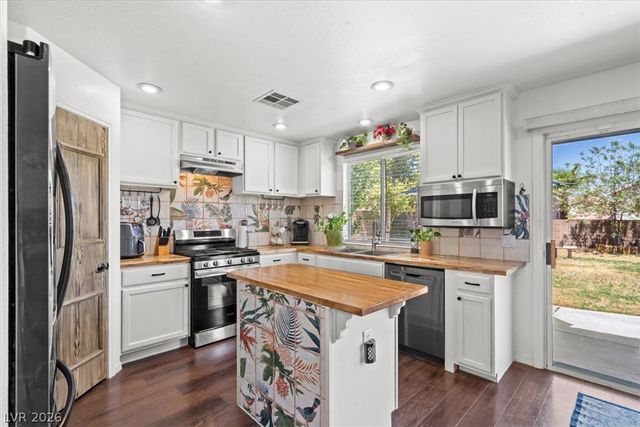 10328 Marc Kahre Avenue, Las Vegas, NV 89129
