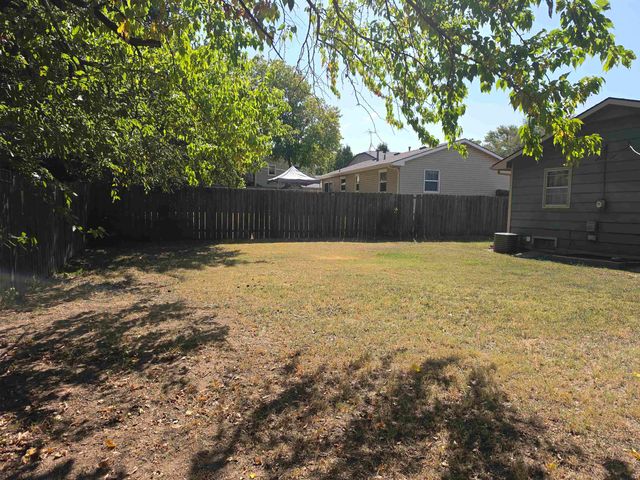 1800 E Ravena St, Park City, KS 67219