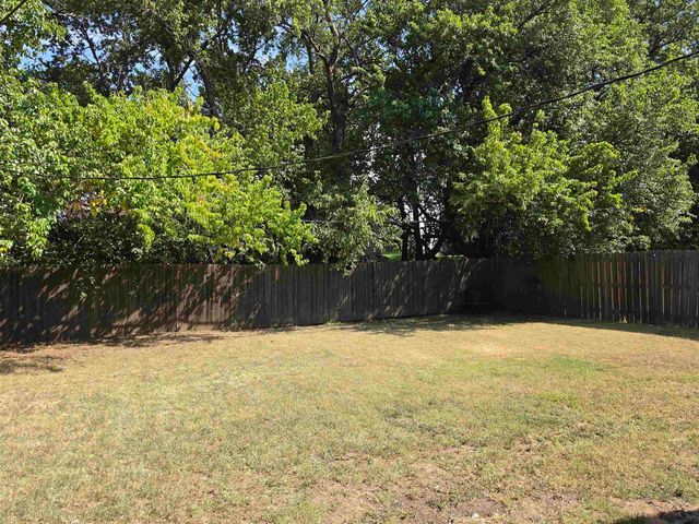 1800 E Ravena St, Park City, KS 67219