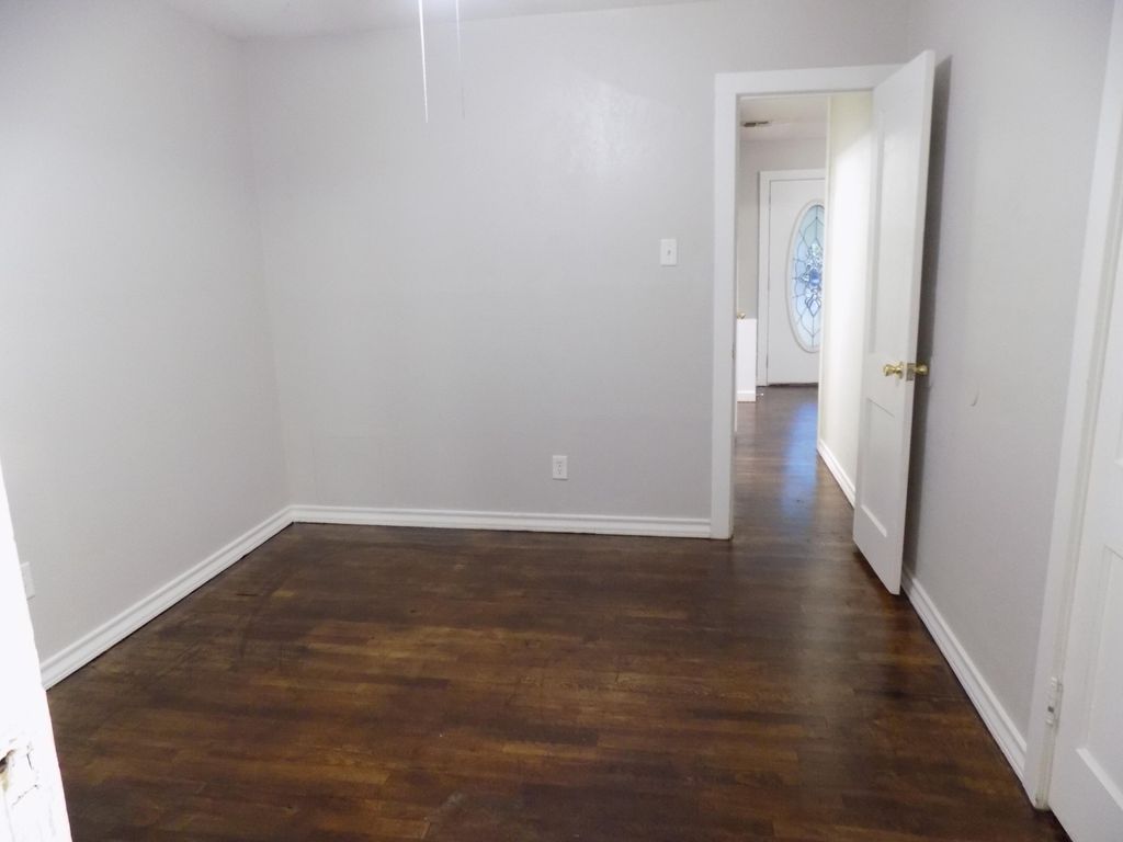 Image 13 of property listing at 1815 W Avenue K, San Angelo, TX 76901