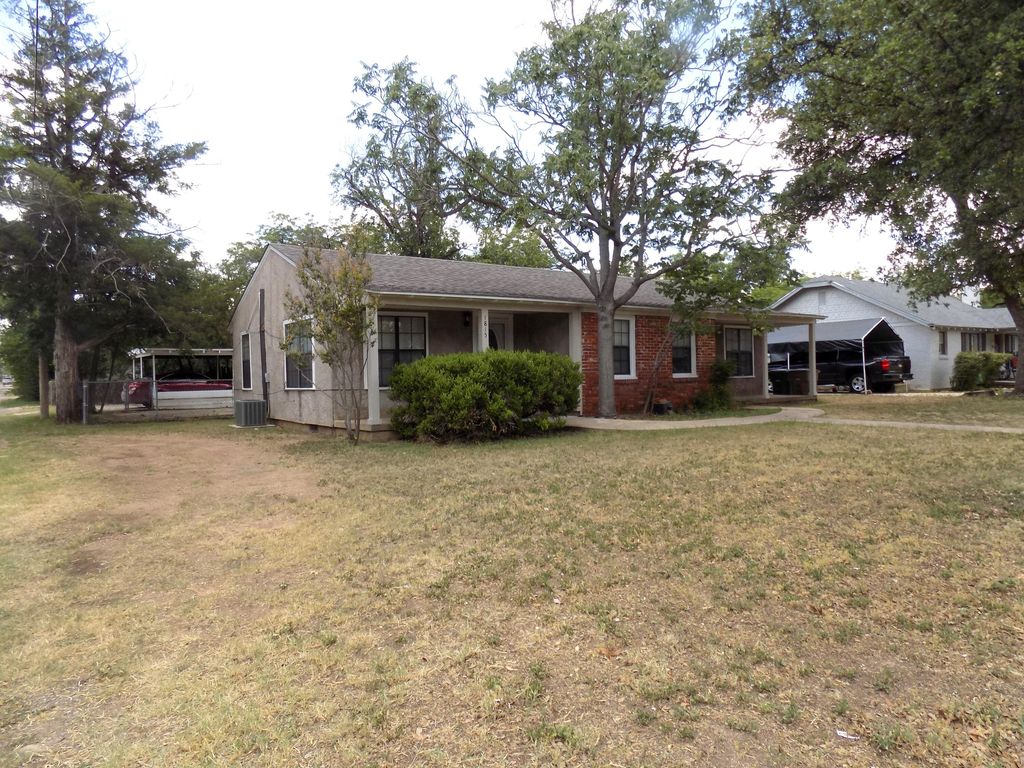 Image 17 of property listing at 1815 W Avenue K, San Angelo, TX 76901