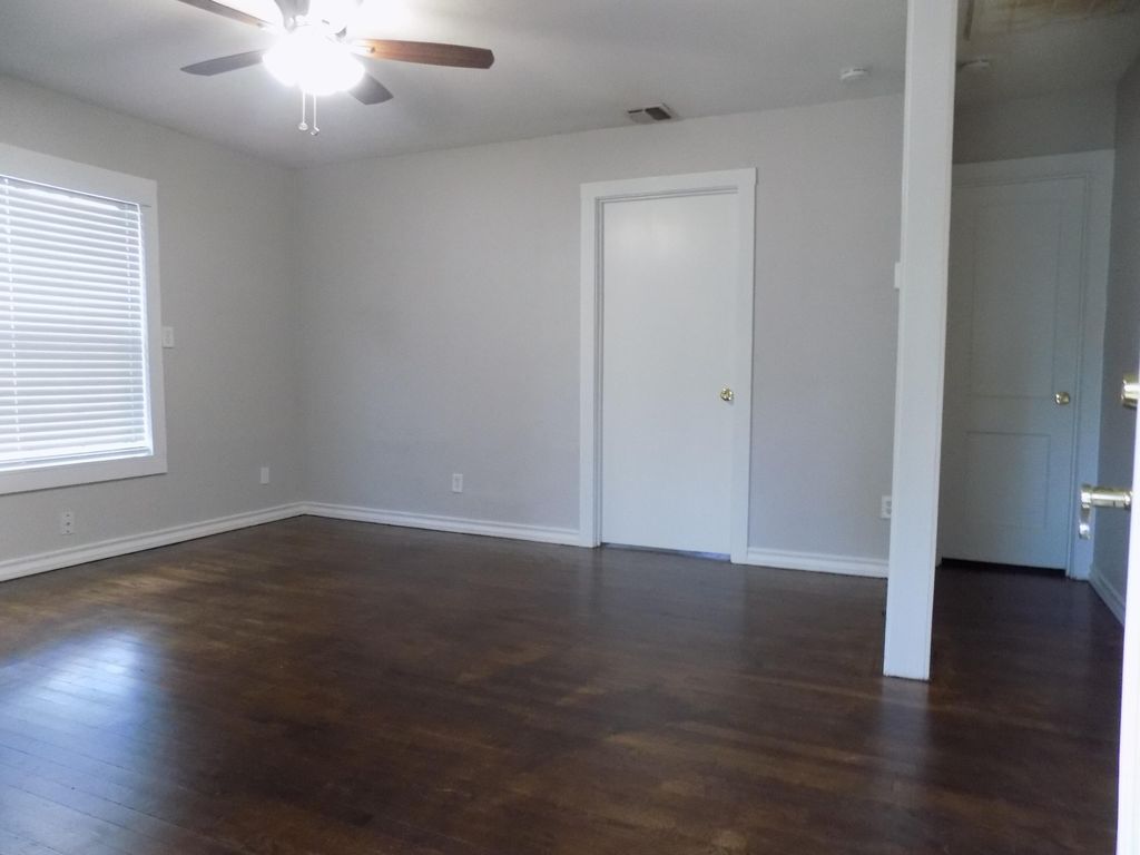 Image 2 of property listing at 1815 W Avenue K, San Angelo, TX 76901