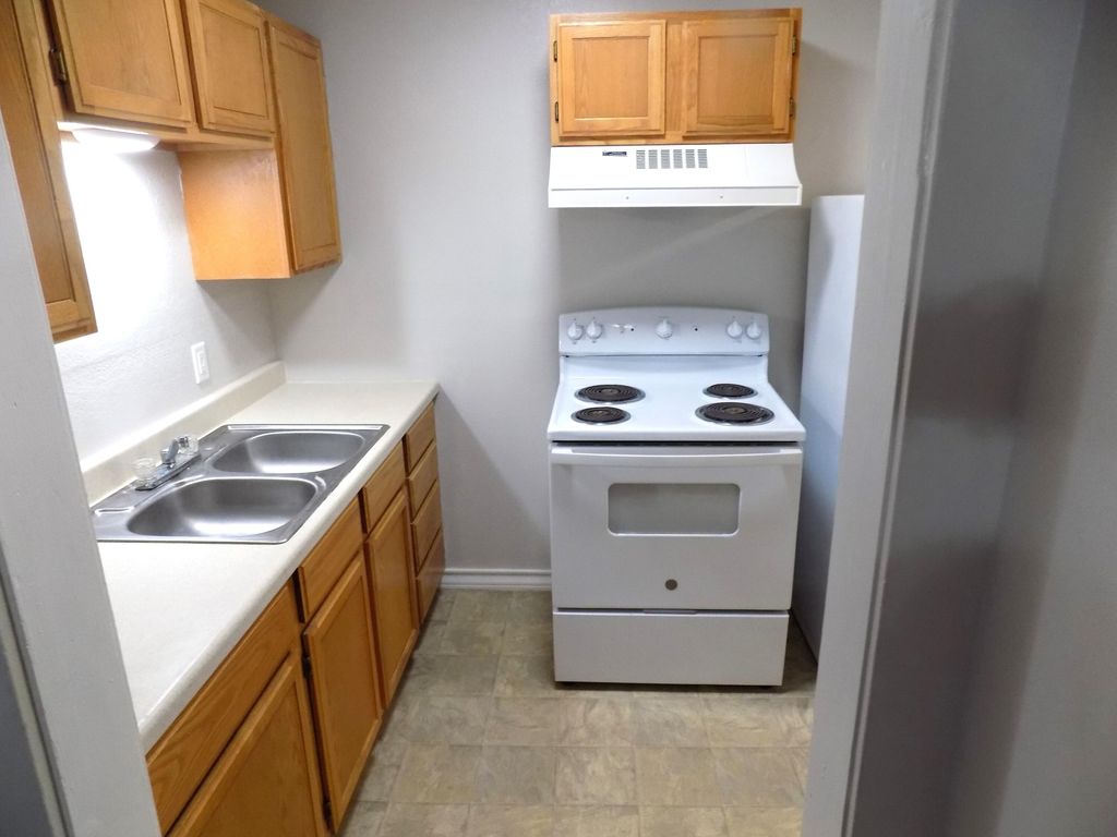 Image 6 of property listing at 1815 W Avenue K, San Angelo, TX 76901